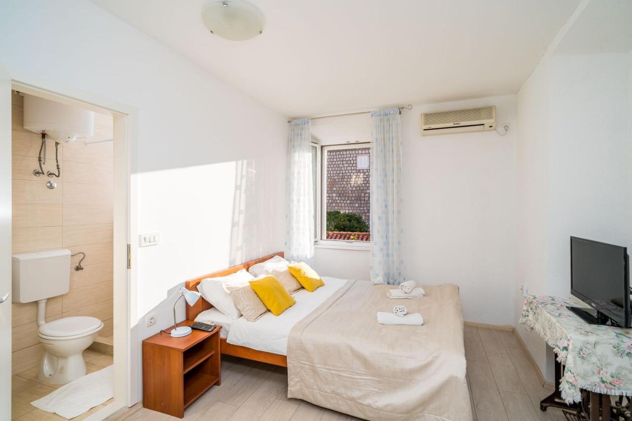 Deluxe Rooms With A Terrace View At Old City Gate Дубровник Екстер'єр фото