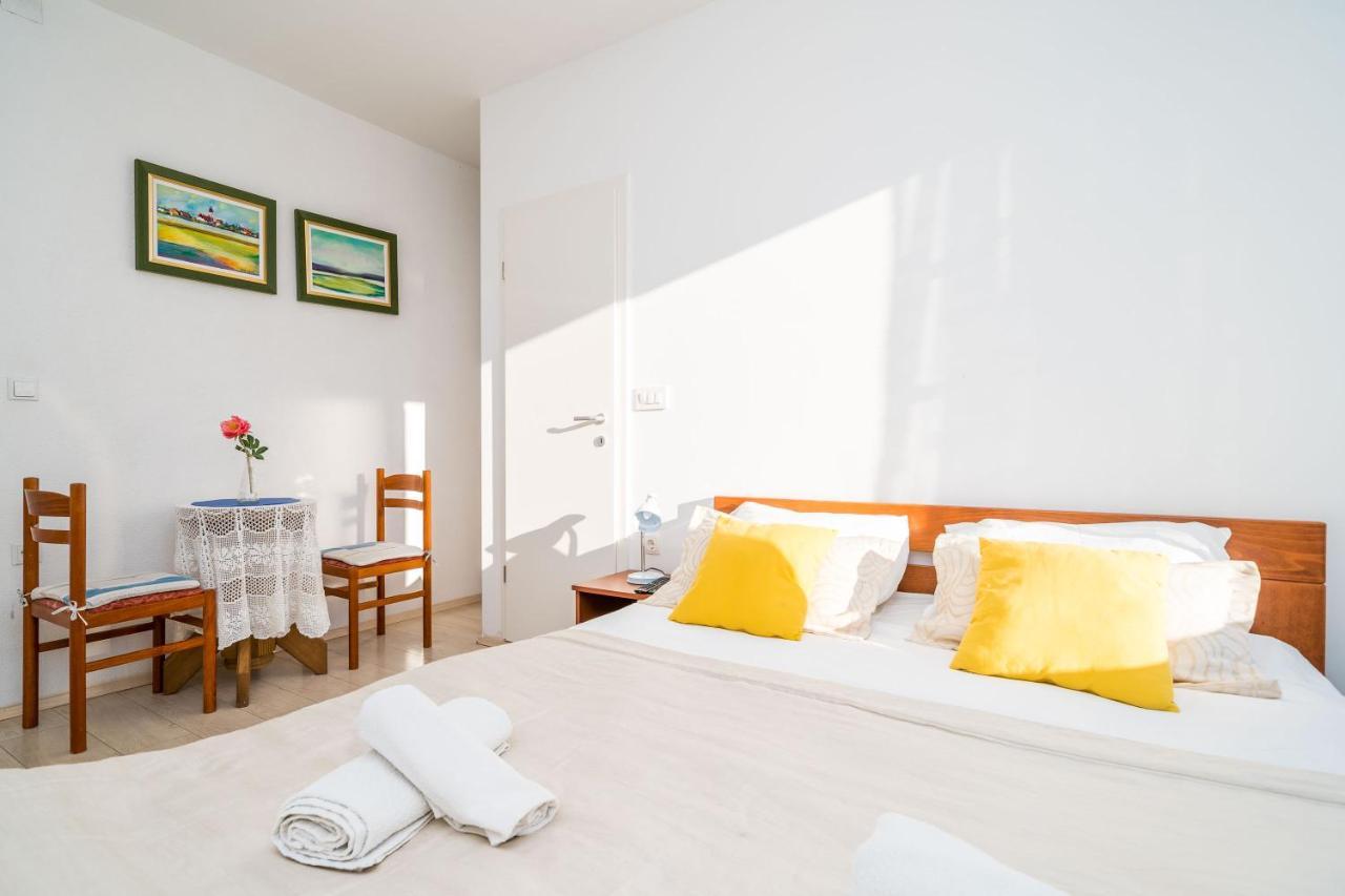 Deluxe Rooms With A Terrace View At Old City Gate Дубровник Екстер'єр фото