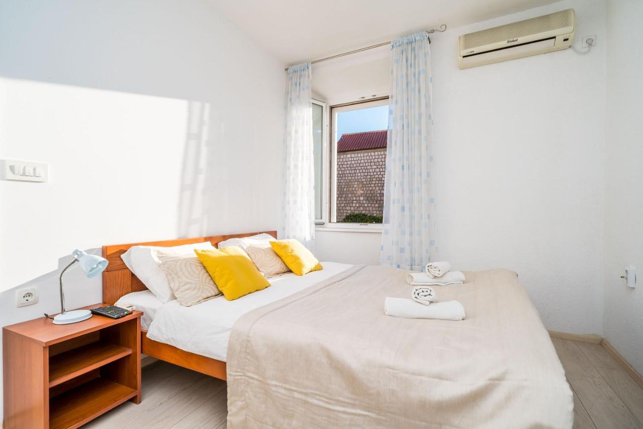 Deluxe Rooms With A Terrace View At Old City Gate Дубровник Екстер'єр фото