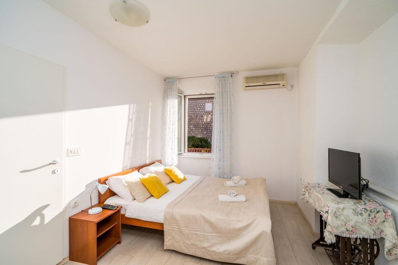 Deluxe Rooms With A Terrace View At Old City Gate Дубровник Екстер'єр фото