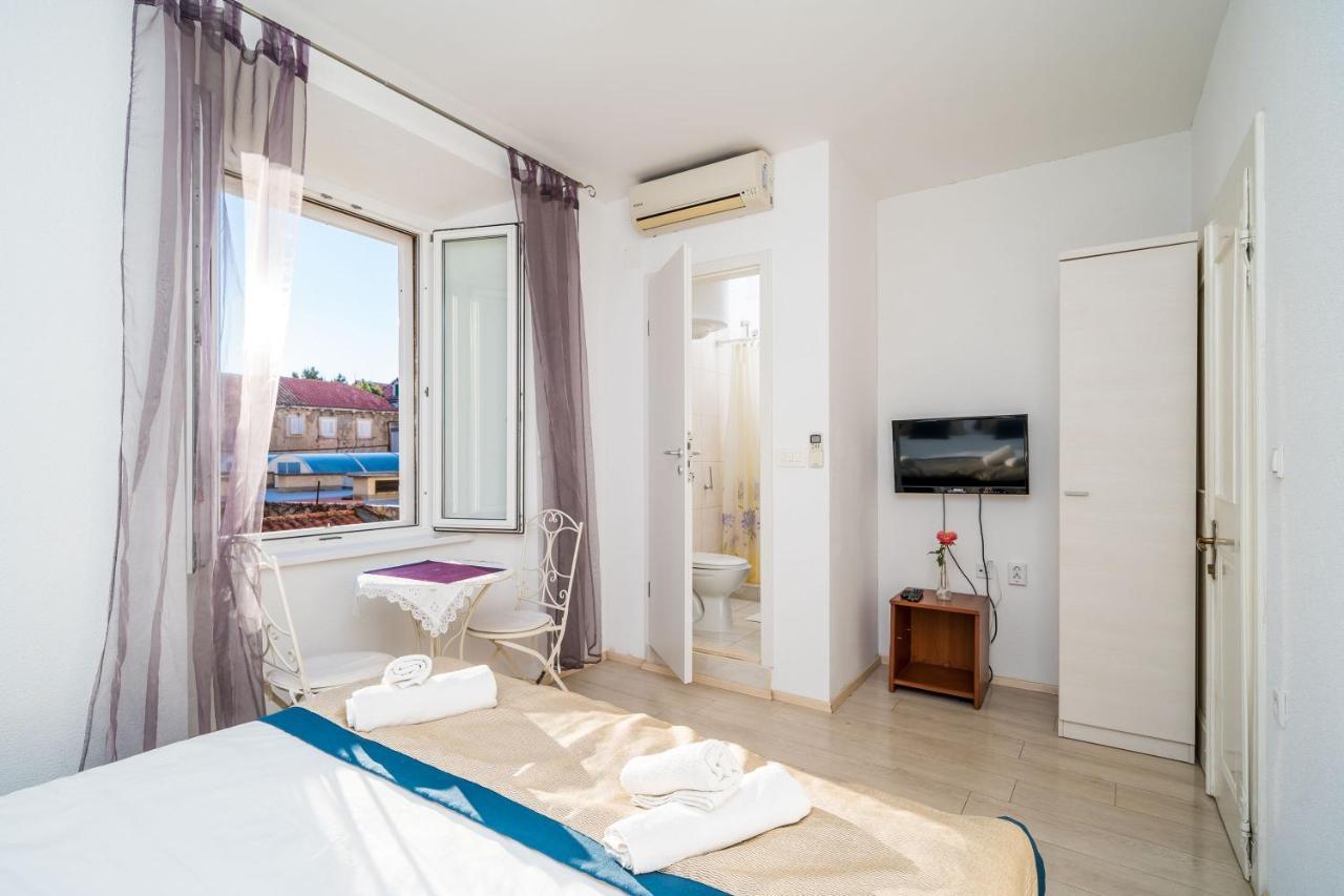 Deluxe Rooms With A Terrace View At Old City Gate Дубровник Екстер'єр фото