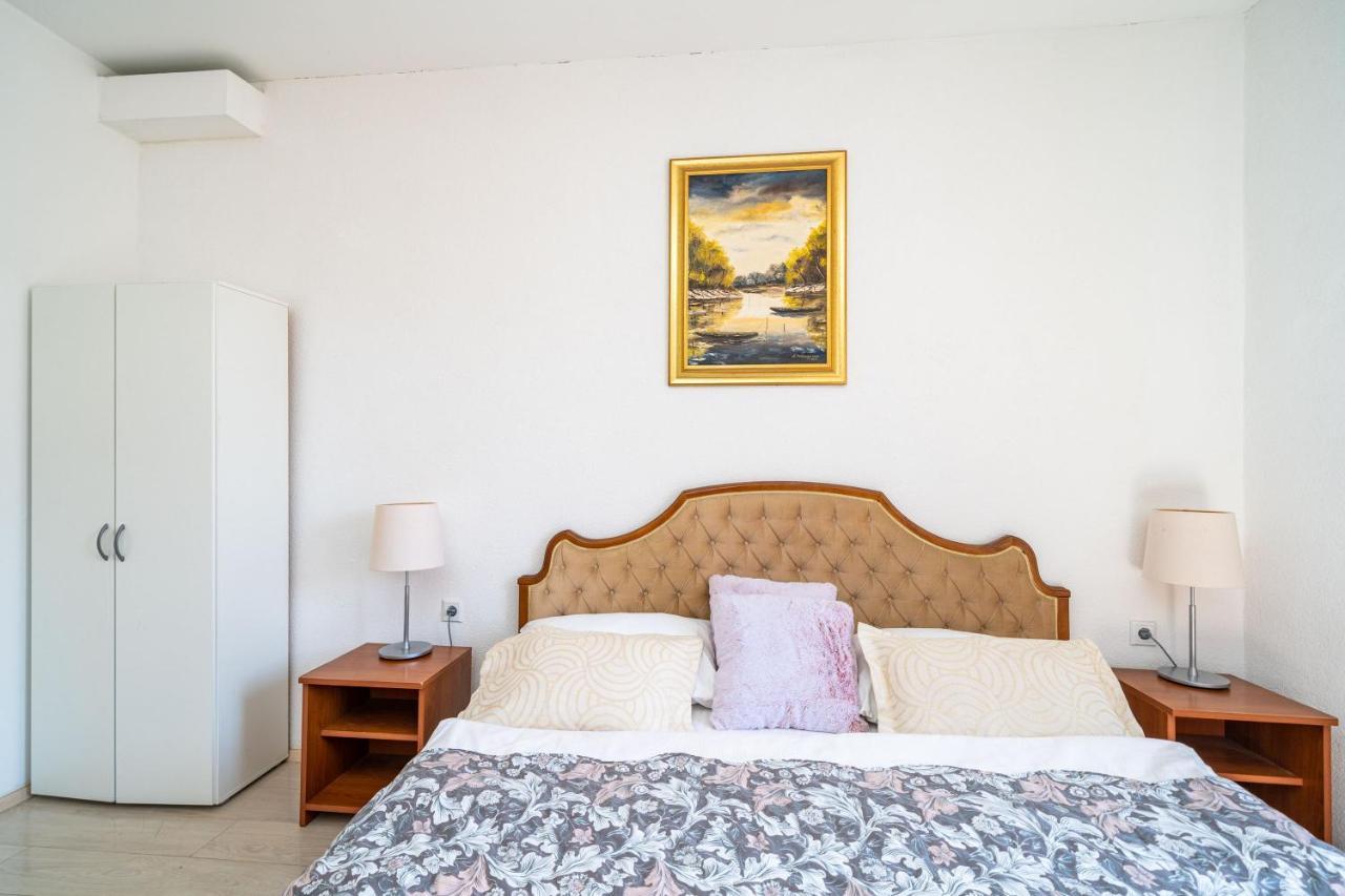 Deluxe Rooms With A Terrace View At Old City Gate Дубровник Екстер'єр фото