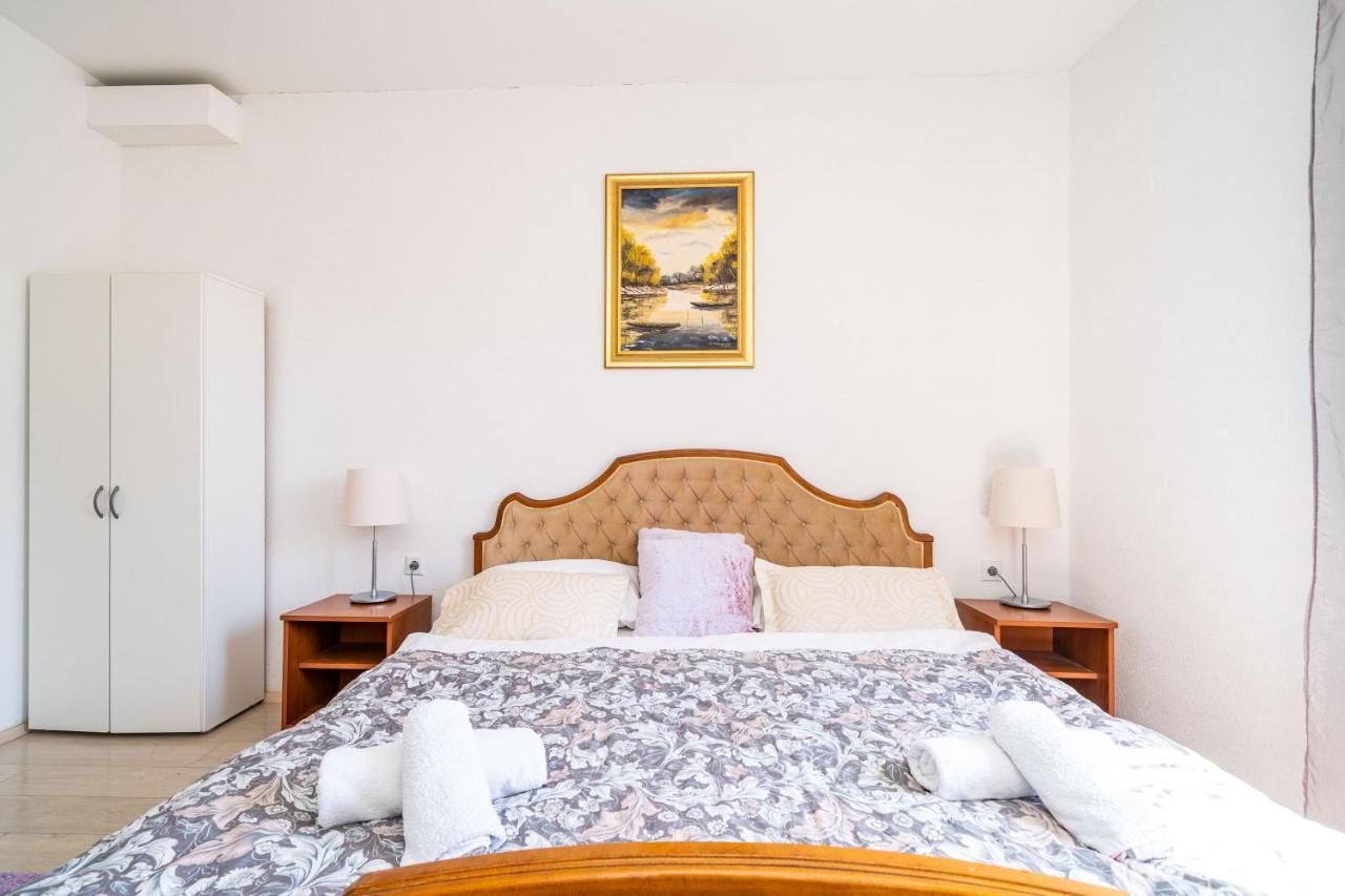 Deluxe Rooms With A Terrace View At Old City Gate Дубровник Екстер'єр фото